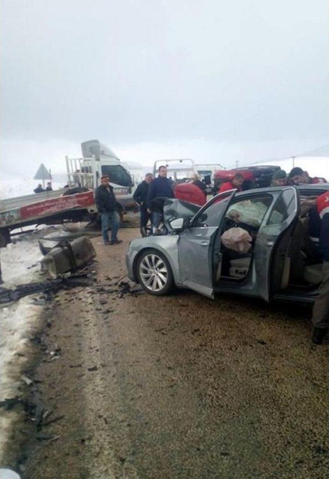 Ağır Ceza Hakimi, Savcı Eşi Ve 2 &Ccedil;ocuğu Kazada Yaralandı 2