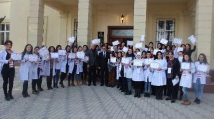 Gence Tıp Koleji Ebelik B&ouml;l&uuml;m&uuml; &Ouml;ğrencilerine Eğitim