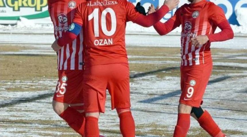 Sivas Belediyespor Moralli Başladı