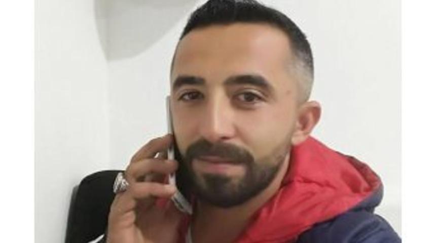 Kız Arkadaşı Tartışma Sırasında Bı&ccedil;aklayarak &Ouml;ld&uuml;rd&uuml;