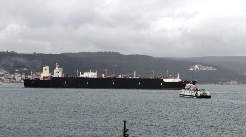 Doğalgaz Tankeri &Ccedil;anakkale Boğazı&rsquo;ndan Ge&ccedil;ti