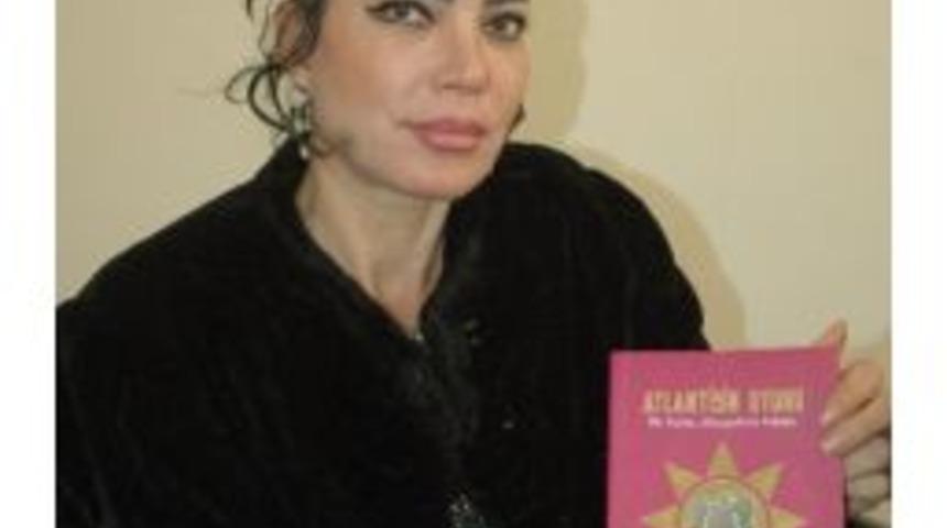 Yazar Demet Kaya "atlantisin Oyunu" Romanıyla Okurla Buluştu