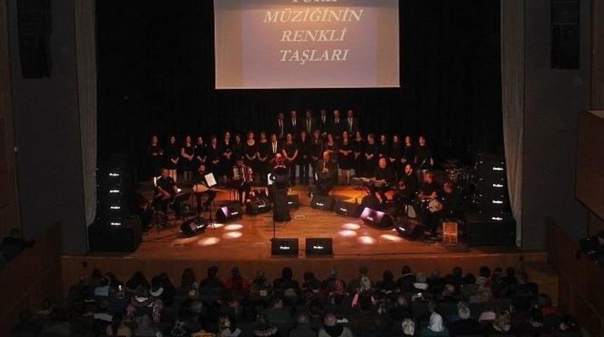 Anadolu&rsquo;nun Ezgileri Bergama&rsquo;da Hayat Buldu