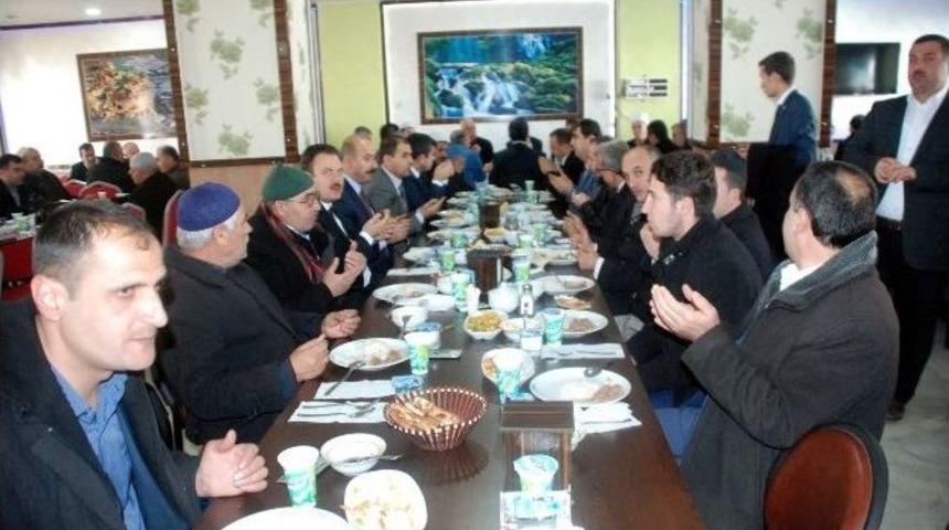 Diyanet-sen &Uuml;yeleri Yemekte Bir Araya Geldi