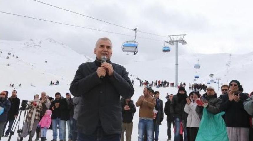 Denizli Kayak Merkezi Hafta Sonu 5 Bin Kişiyi Ağırladı