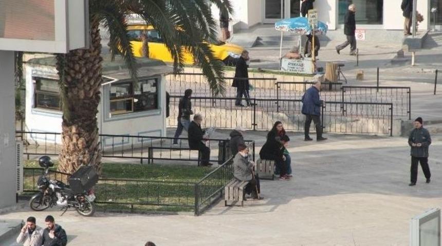 Saski Meydandaki Kul&uuml;beyi Yeniliyor