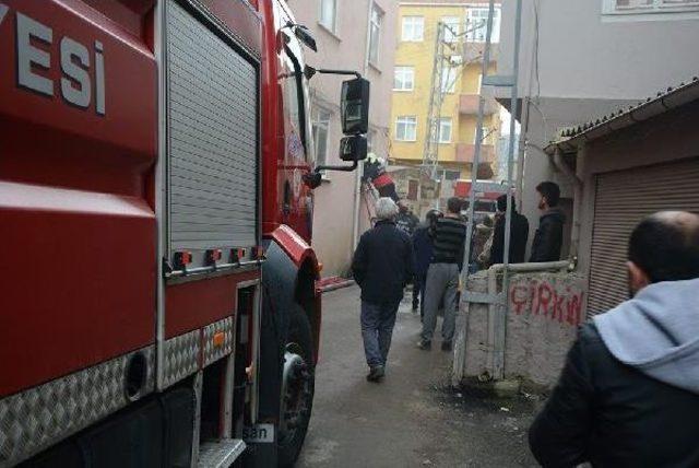 Sinop'ta Evde Çıkan Yangın Korkuttu