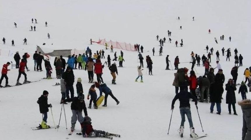 Kayak Merkezine Yoğun İlgi