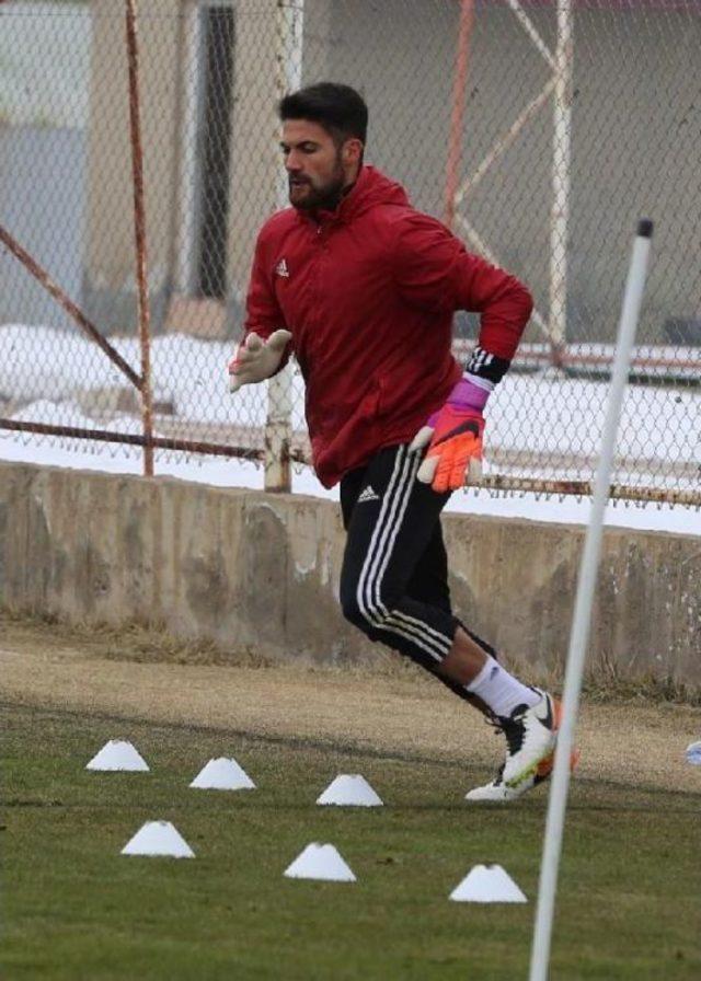 Sivasspor Teknik Direktörü Bakkal: Yolumuz Şampiyonluk
