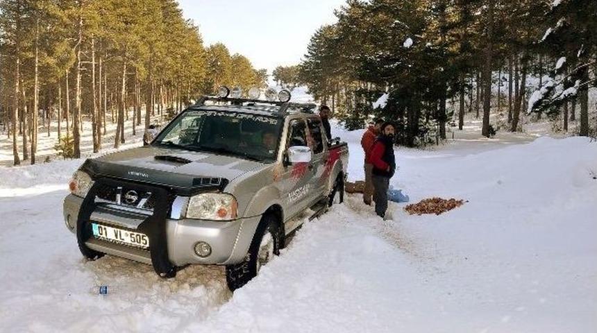 Off-road &Uuml;yelerinden Sokak Hayvanlarına Yem