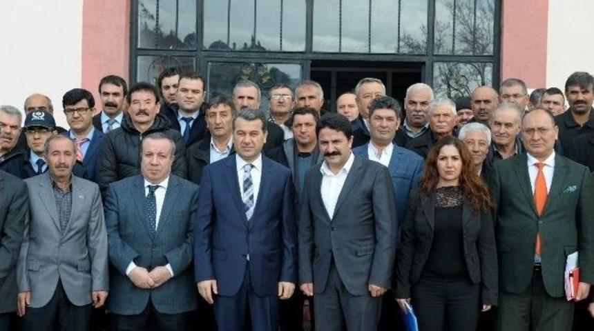 Vali Çelik, Seyitgazi İlçesinde Muhtarlarla Bir Araya Geldi