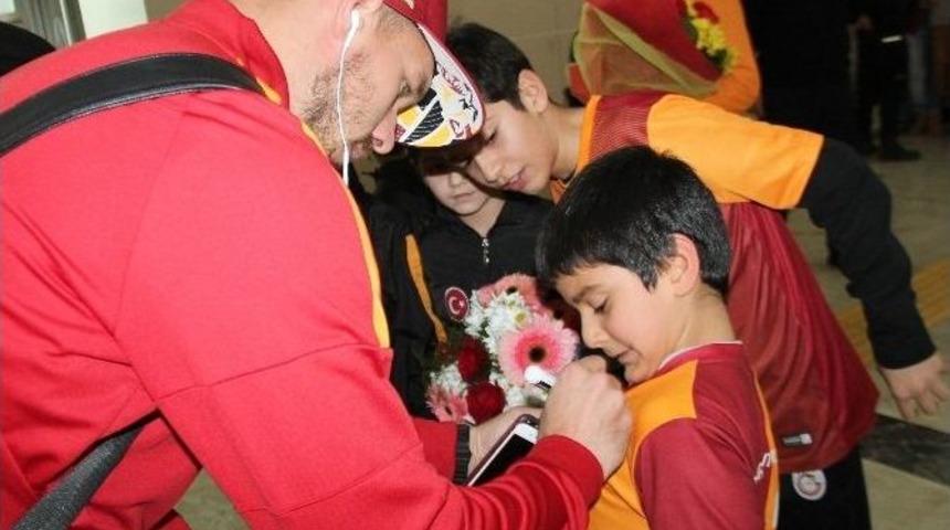 Galatasaray Kafilesi Elazığ&rsquo;da