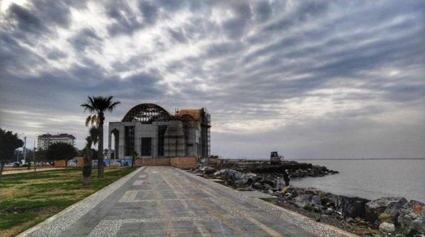 İskenderun Sahil Camii Kentin Sembol&uuml; Olacak