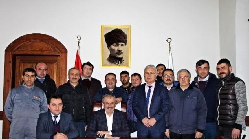 Başkan Ayanoğlu&rsquo;dan Belediye Personeline Takdirname