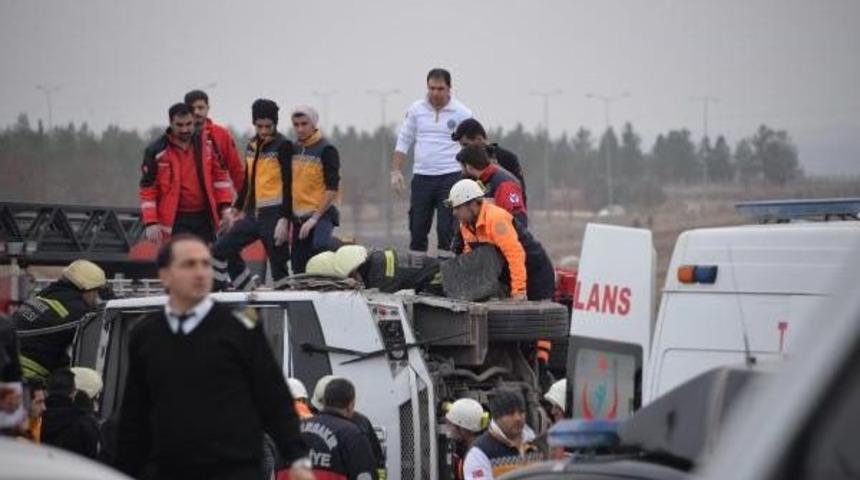 Diyarbakır'da Polise Bombalı Tuzak; 1 Şehit 5 Yaralı (2)