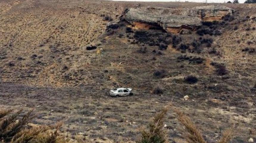 Park Edilen Otomobil U&ccedil;uruma Devrildi: 1 Yaralı