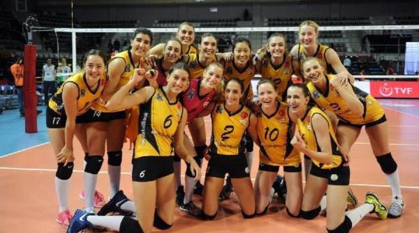 Kupa Voley'de Ilk Finalist Vakıfbank