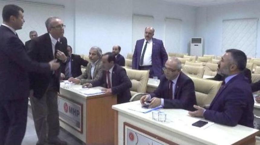 Bilecik'teki İl Genel Meclisi'nde 'ısırık' Tartışması