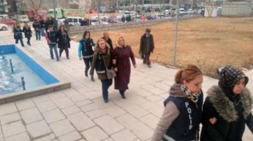 Kırşehir&rsquo;de Fet&ouml;&rsquo;den 10 Kişi Tutuklandı