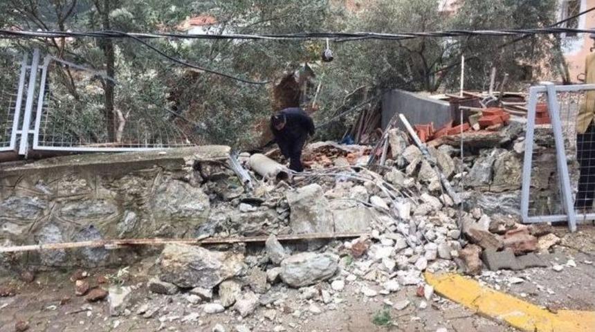 Marmaris&rsquo;te Dev Kayalar Yerleşim Alanına D&uuml;şt&uuml;