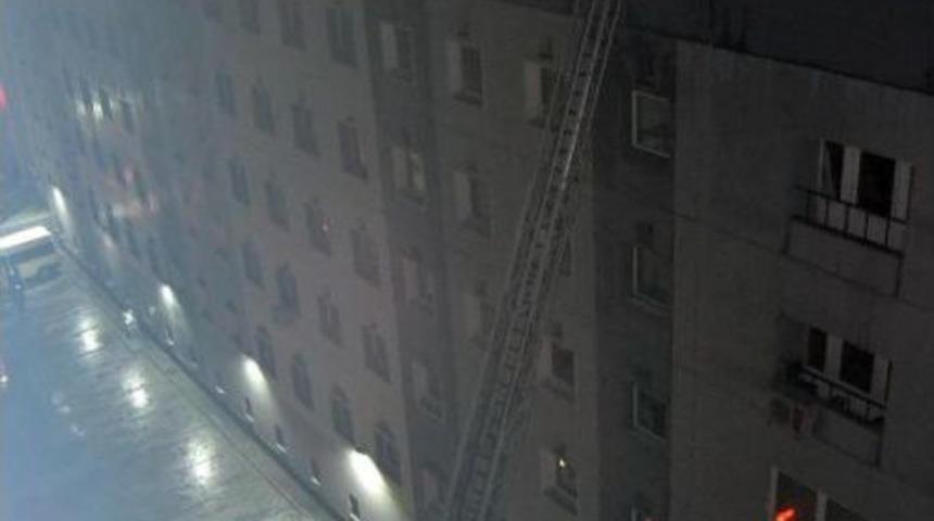 Kocasinan Belediyesi'nin &Ccedil;atısında Yangın