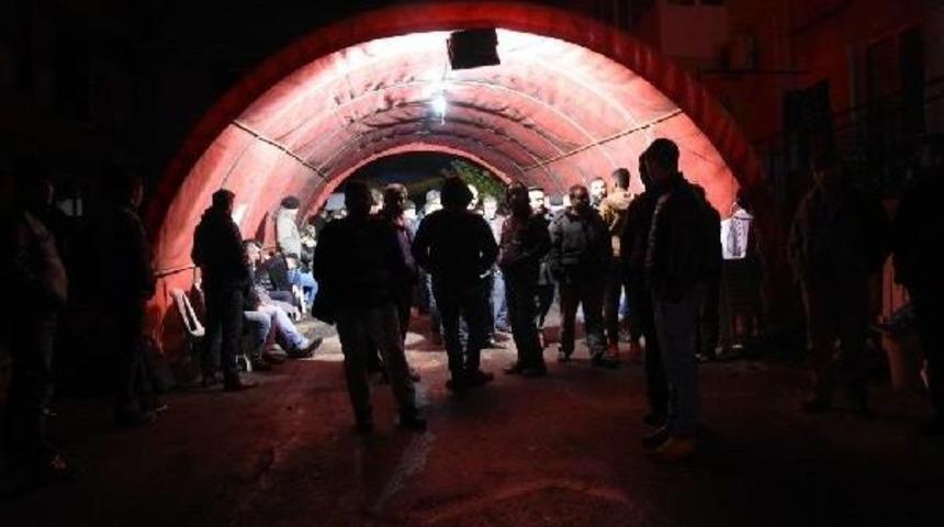 Şehit Ateşi İzmir&rsquo;E D&uuml;şt&uuml;