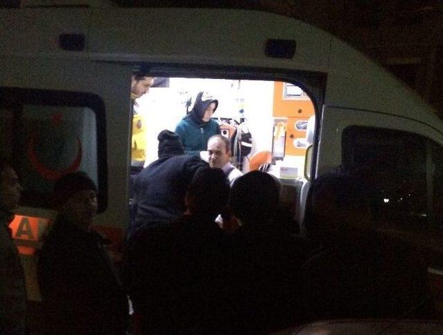 Elazığ’da Ev Yangını: 3 Kişi Hastaneye Kaldırıldı 1