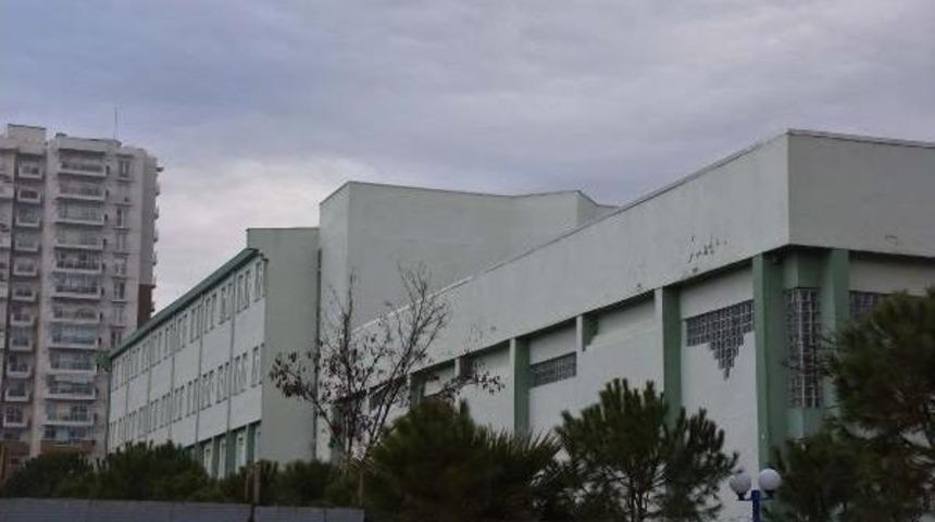 &Uuml;zerine Vin&ccedil; Devrilen Okulda Onarım Tamamlandı