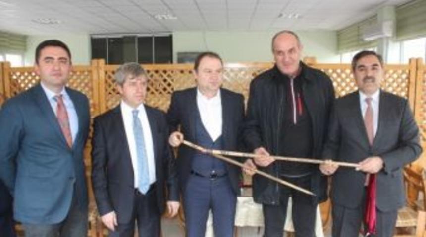 Binicioğlu&rsquo;nun Ahlat Ziyareti