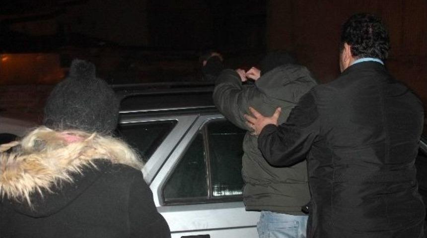 Fuhuş Pazarlığı Yapan Hayat Kadınlarına Su&ccedil;&uuml;st&uuml;: 12 G&ouml;zaltı