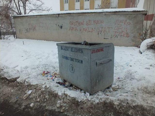 Malazgirt Belediyesinden Çöp Seferberliği