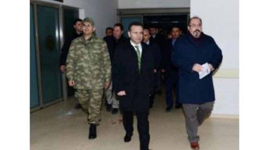Diyarbakır Valisi Aksoy&rsquo;dan Saldırıda Yaralanan Polislere Ziyaret