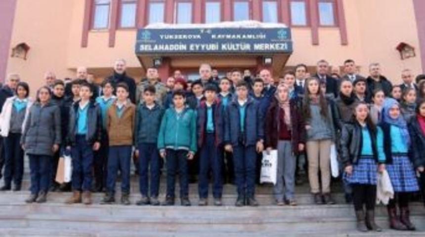 Y&uuml;ksekova&rsquo;daki &Ouml;ğrencilere Kitap Yardımı