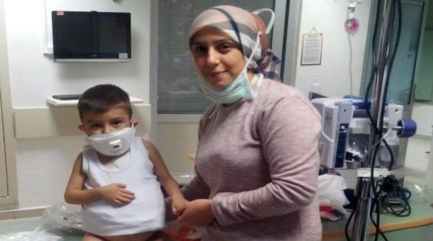 Karaciğer Ve B&ouml;brek Nakil Bekleyen &Ccedil;ocuğu I&ccedil;in Bakanlıktan Kolaylık Bekliyor