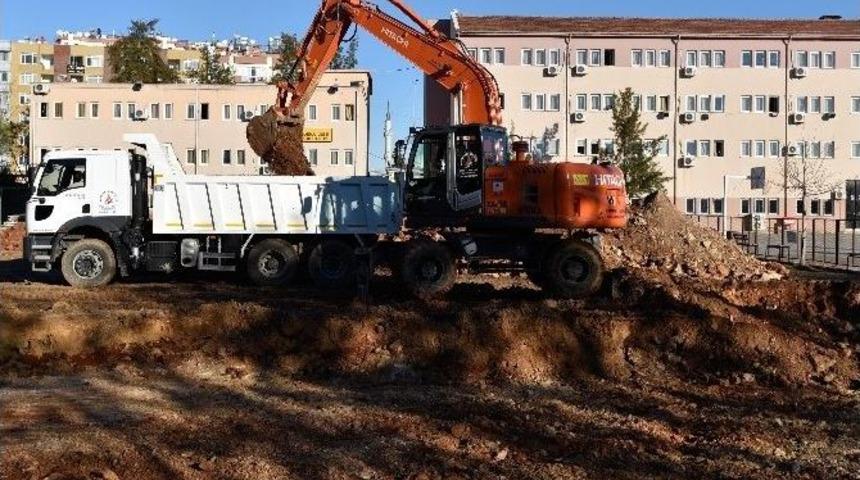 Muratpaşa Belediyesi&rsquo;nden 75&rsquo;inci Yıl Cumhuriyet Anadolu Lisesi&rsquo;ne Spor Salonu