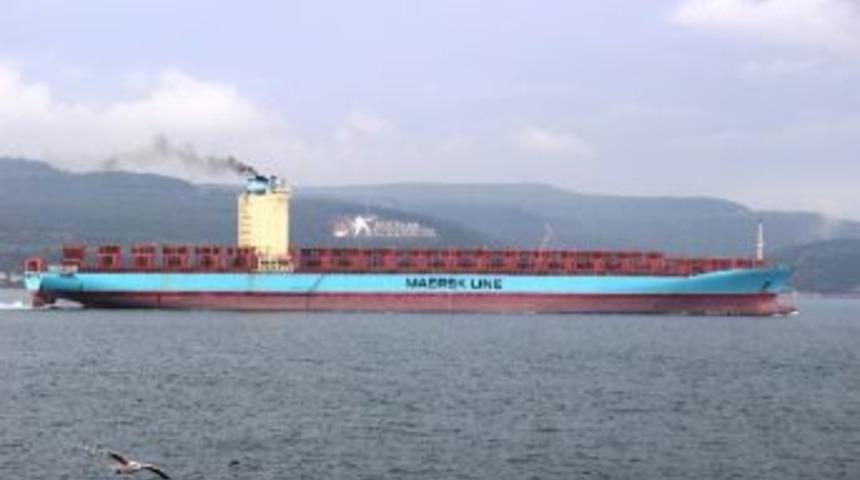 Dev Gemi Boğazı Kapattı