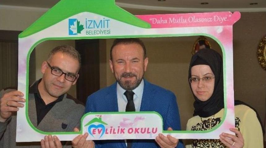 İyi Bir Evlilik İ&ccedil;in Eğitim Alıyorlar