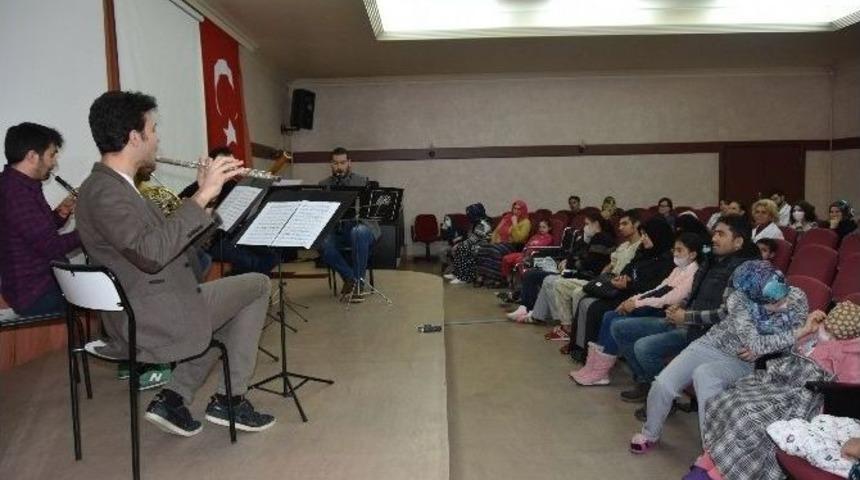 Minikler M&uuml;zikle Moral Buldu