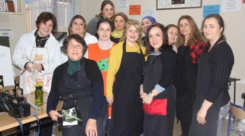 70 Yaşında Resim Yapmayı &Ouml;ğrendi