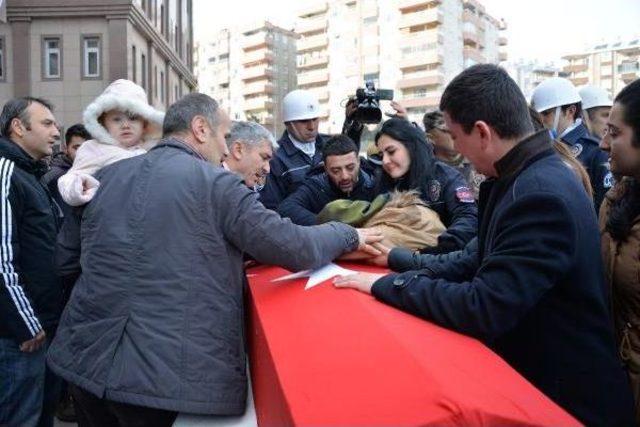 Şehit Polislere Diyarbakır'da Uğurlama Töreni