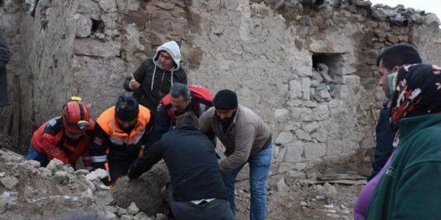 Aksaray'da Ağılın Tavanı Çöktü: 5 Küçükbaş Telef Oldu
