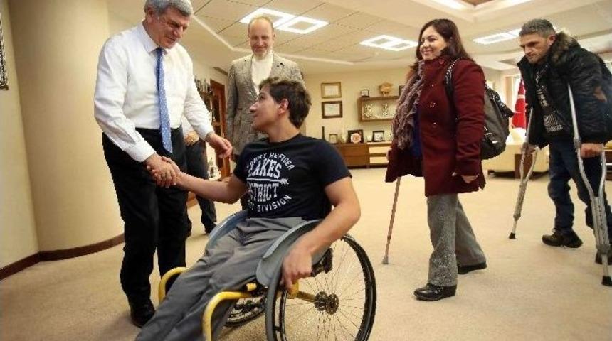 Başkan Karaosmanoğlu, &ldquo;engelli Farklı Değil Sadece &Ouml;zeldir&rdquo;