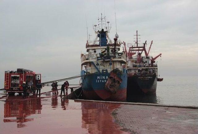 Maltepe’de Gemi Yangını