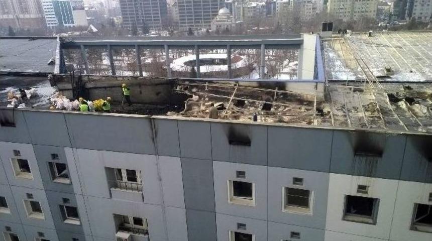 Kocasinan Belediyesi&rsquo;nde S&ouml;nd&uuml;r&uuml;len Yangından Sonra Temizlik &Ccedil;alışmaları Başladı