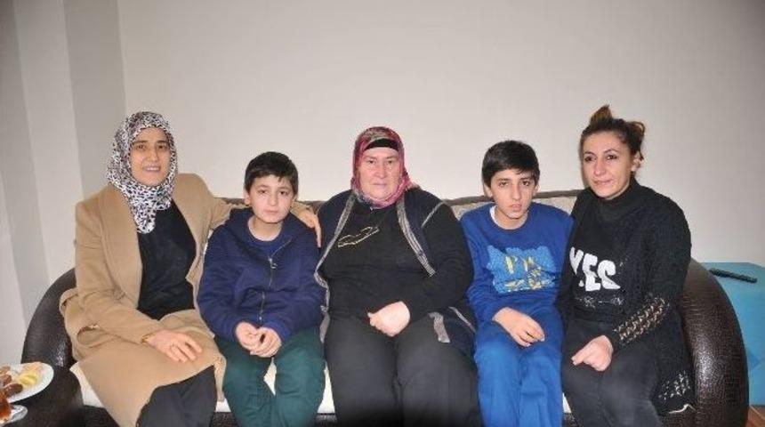 Vali Demirtaş&rsquo;ın Eşi Beyhan Demirtaş Şehit Ailelerinin Yanında