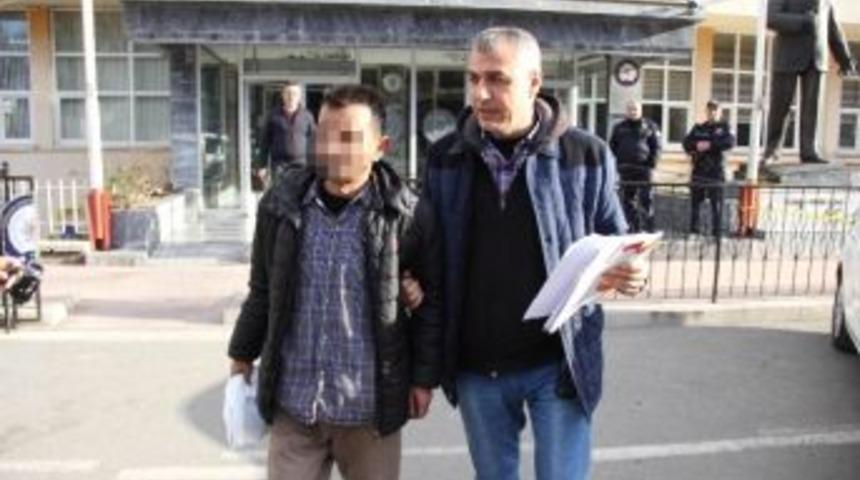 Simsarların Bı&ccedil;aklı Kavgası: 1 Yaralı