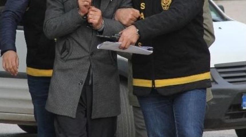 Dolandırıcıyı Ka&ccedil;arken Unuttuğu Cep Telefonu Ele Verdi