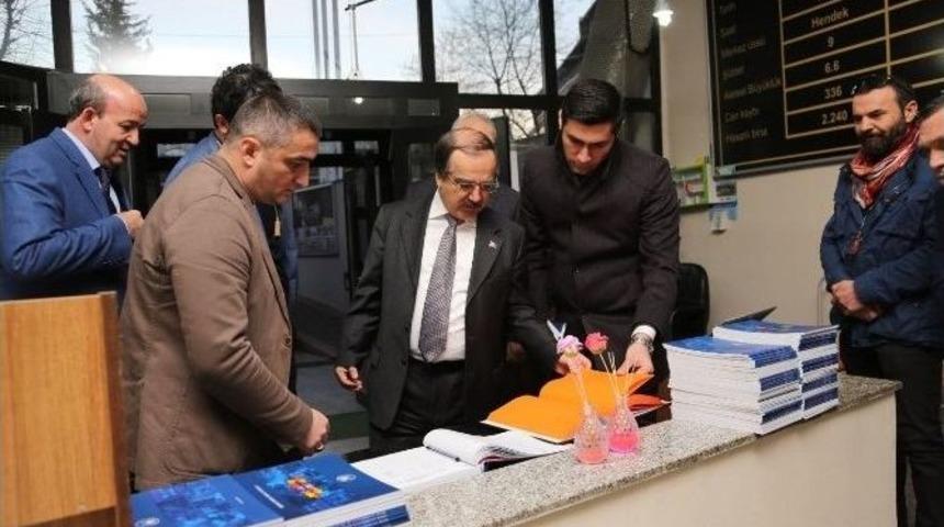 Vali Coş, Fotoğraf Yarışması Sergisini Gezdi