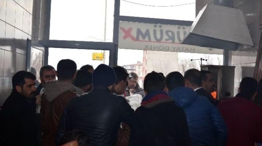 İş Yeri A&ccedil;ılışında İzdiham