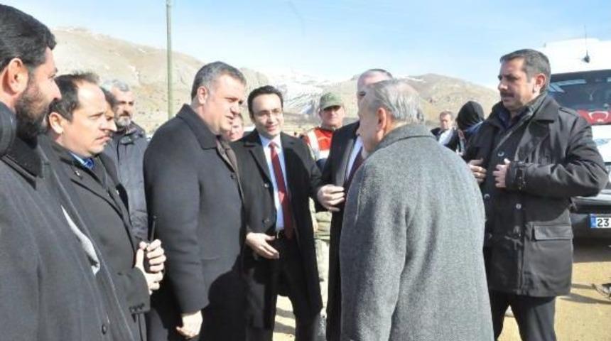 Galatasaray Y&ouml;neticilerinden Şehit Polis Sekin'in Kabrine Ziyaret